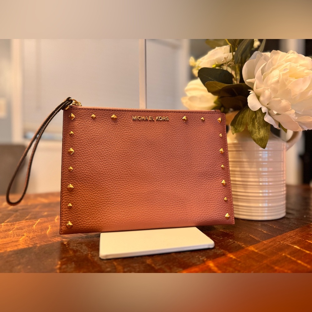 MICHAEL KORS JET SET XL LEATHER BALLET WRISTLET ROSE